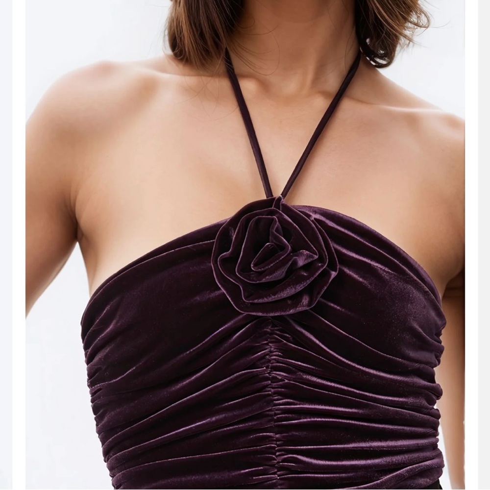 VELVET BODYSUIT W/ ROSETTE AT CENTER FRONT ADJUSTABLE HALTER FULLY LINED (US6)